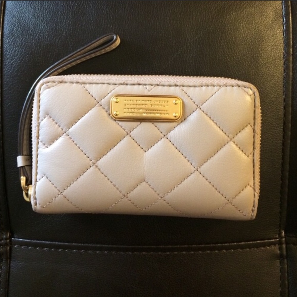 Marc by Marc Jacobs wristlet wallet/phone case